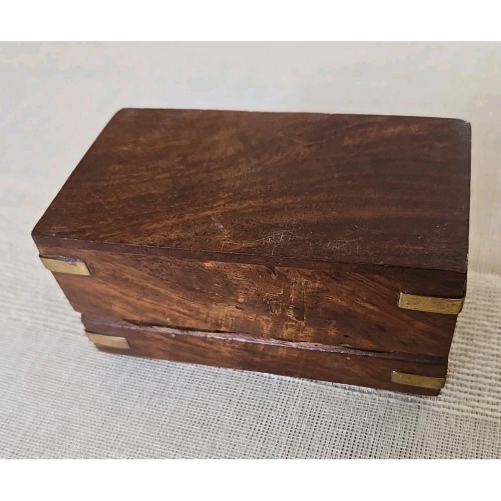 VTG Wooden Token/Keepsake/Trinket Box Hinged W/Brass Details 4